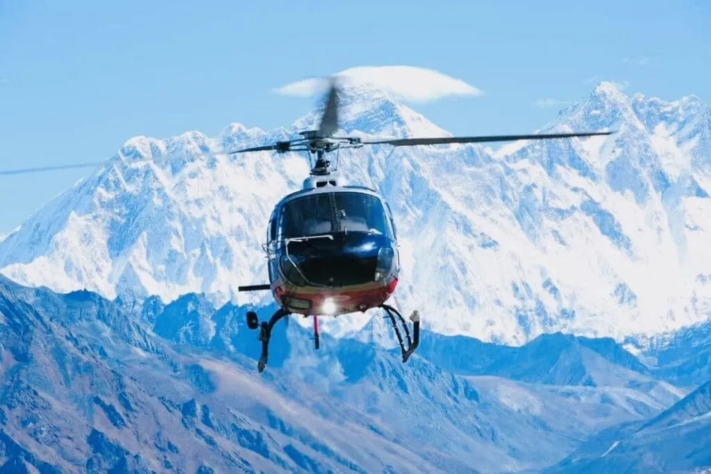 helicopter return from everest basecamp